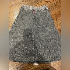 Gorgeous knee length hard tail skirt